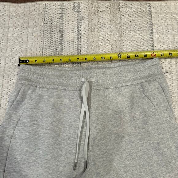 LULULEMON Women's Scuba High-Rise Cropped Jogger Size 10 In Light Grey - Picture 7 of 11